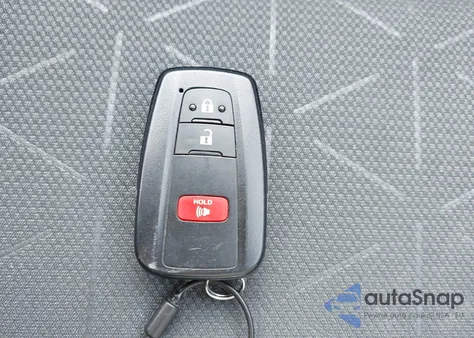 2025 Toyota Rav4 Xle z USA, uszkodzony, nr VIN 2T3P1RFV2SW521559